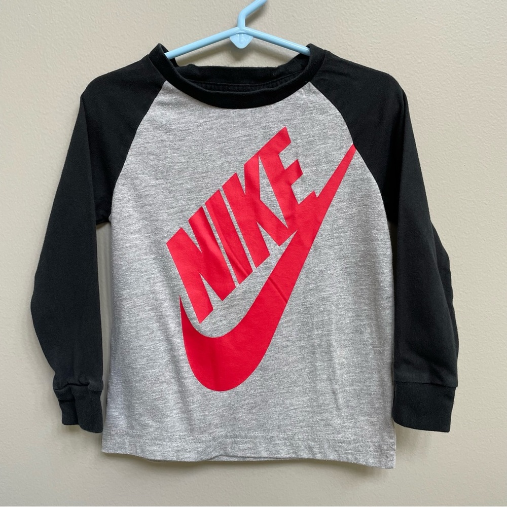 NIKE Toddler Crew Neck Long Sleeve Tee Shirt - Size 3T